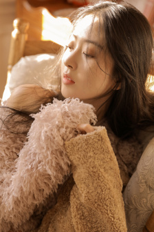善良漂亮的女老板HD